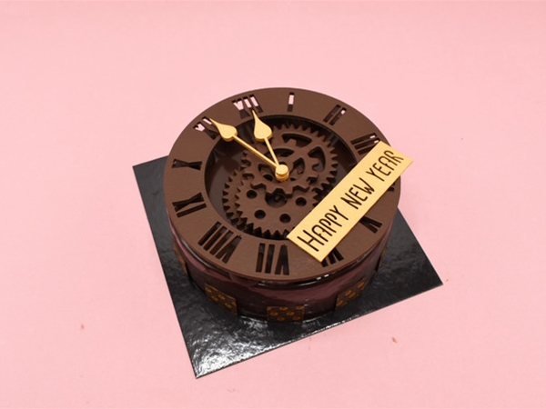 Jaarwisselingtaart-uurwerk/choc.mousse